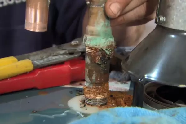 How To Remove Corrosion From Water Heater Pipes